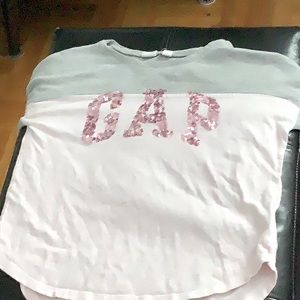 Gap shirt